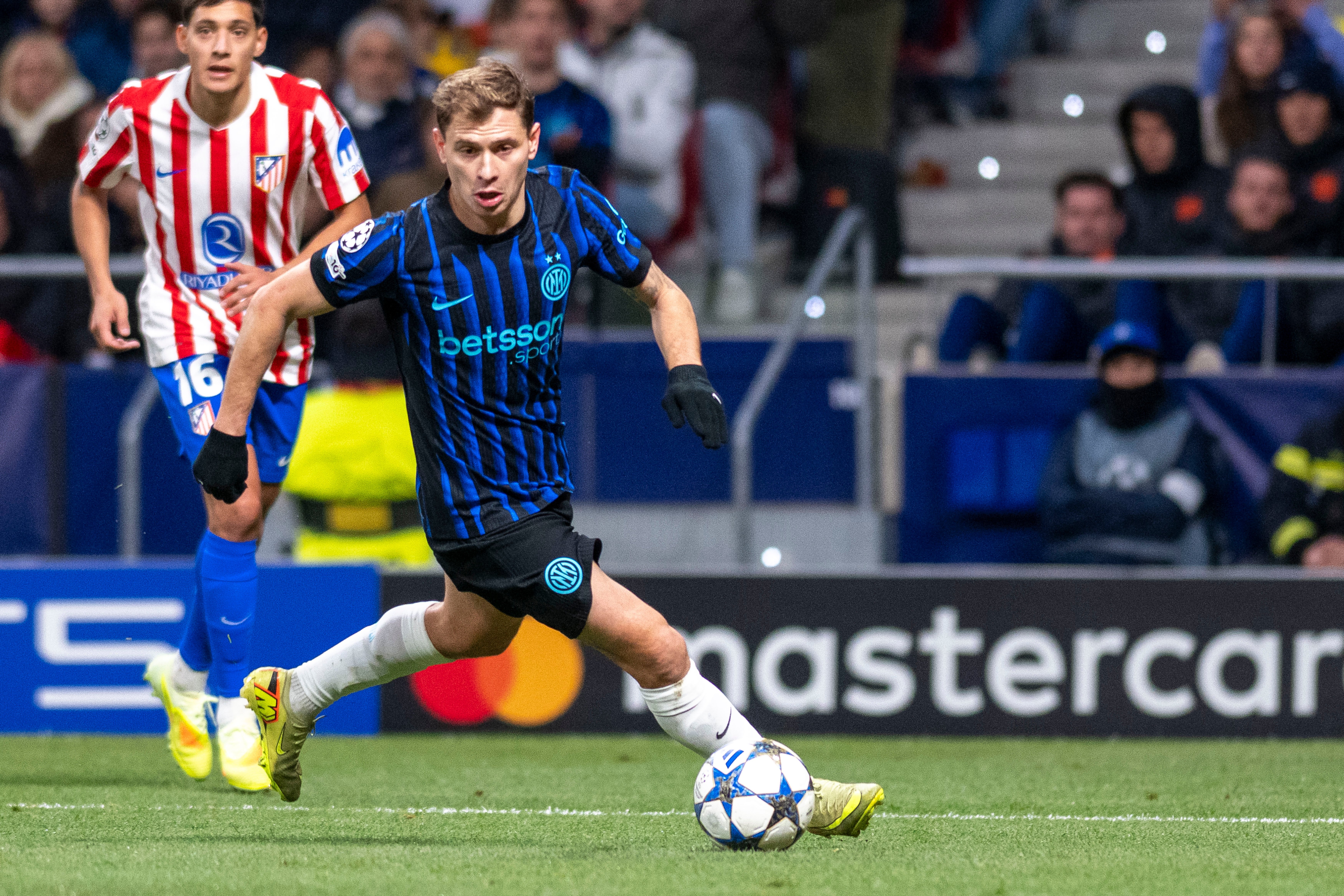 开云体育app-意媒：巴雷拉肌肉疲劳，和恰20、邓弗里斯一同缺席欧冠